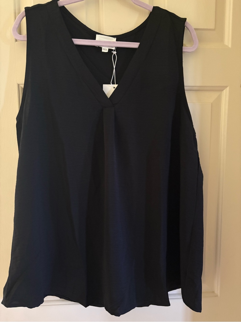 Andree by Unit Size 2x Black Sleeveless V-Neck Women's Blouse, NWT